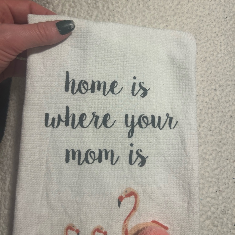 Cynthia Rowley White Towel with Pink Flamingo Embellishments - Picture 3 of 3